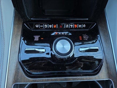 2025 Jeep Grand Wagoneer Base