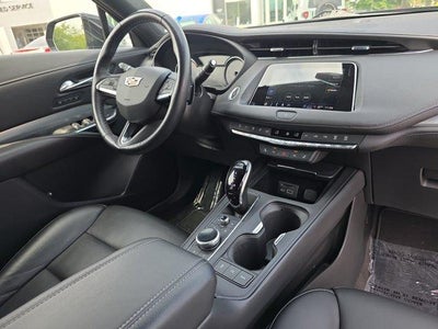 2023 Cadillac XT4 Premium Luxury