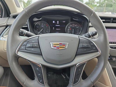 2022 Cadillac XT5 Premium Luxury