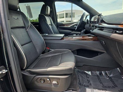 2022 Cadillac Escalade ESV Premium Luxury