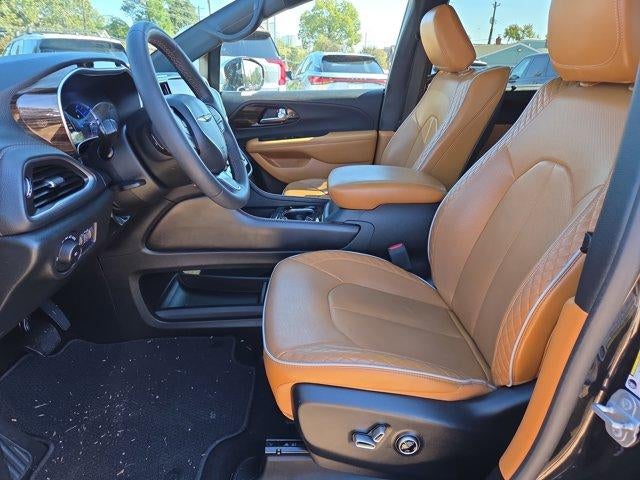 2023 Chrysler Pacifica Hybrid Pinnacle