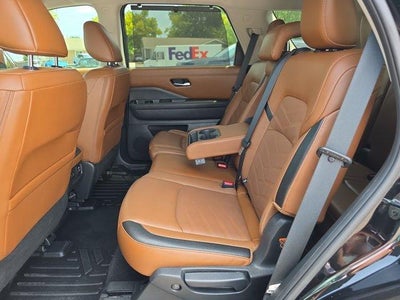 2023 Nissan Pathfinder Platinum