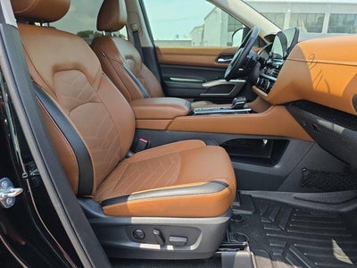 2023 Nissan Pathfinder Platinum