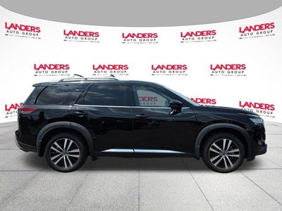 2023 Nissan Pathfinder Platinum