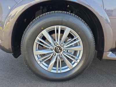 2024 INFINITI QX80 LUXE