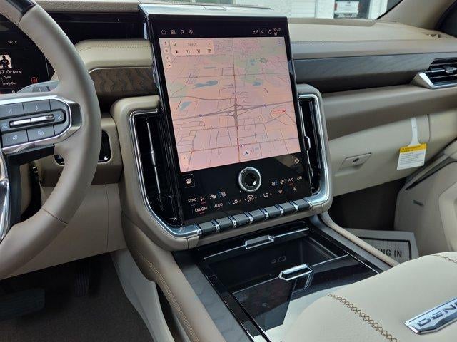 2026 GMC Yukon Denali - Photo 17
