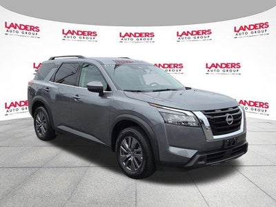 2025 Nissan Pathfinder SV