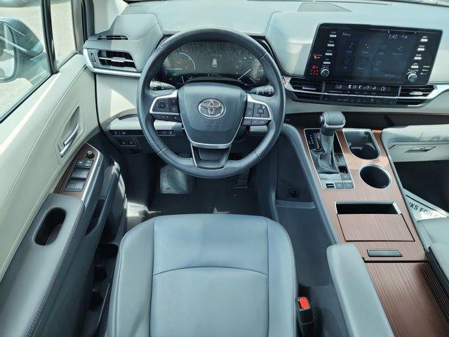 2024 Toyota Sienna XLE