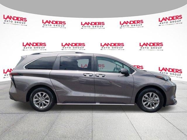 2024 Toyota Sienna XLE