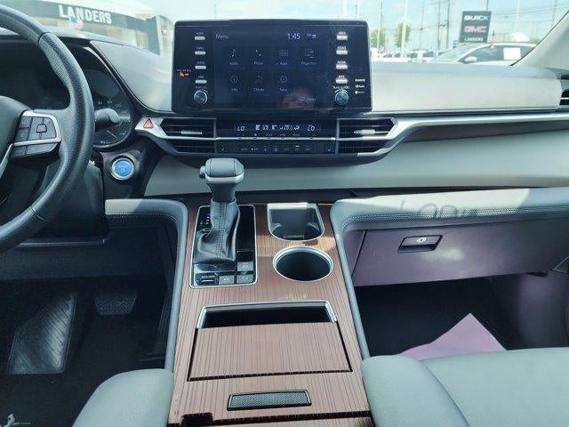 2024 Toyota Sienna XLE