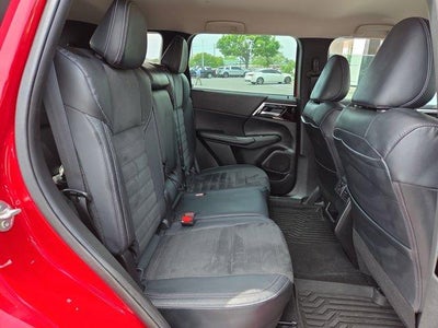 2023 Mitsubishi Outlander SE