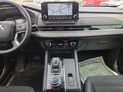 2023 Mitsubishi Outlander SE