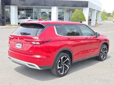 2023 Mitsubishi Outlander SE