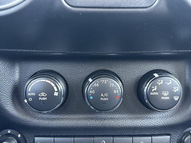 2013 Jeep Wrangler Unlimited 4WD 4dr Sahara