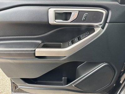 2023 Ford Explorer XLT 4WD