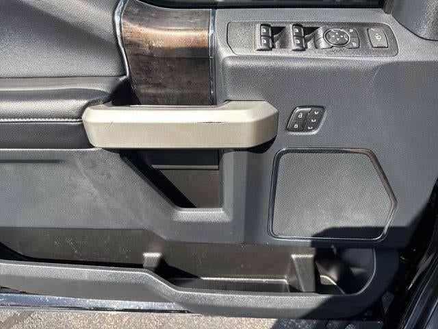 2022 Ford Super Duty F-250 SRW LARIAT 4WD Crew Cab 6.75' Box