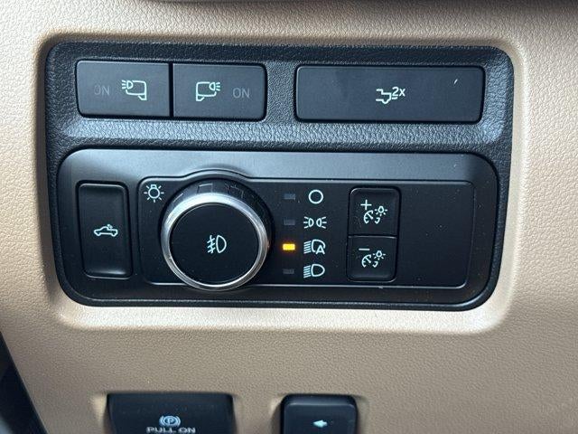 2023 Ford Super Duty F-250 SRW LARIAT 4WD Crew Cab 6.75' Box