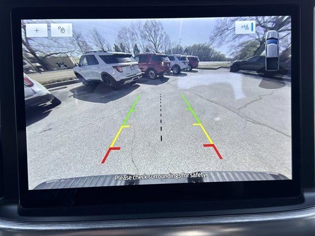 2022 Ford F-150 LARIAT 4WD SuperCrew 5.5' Box