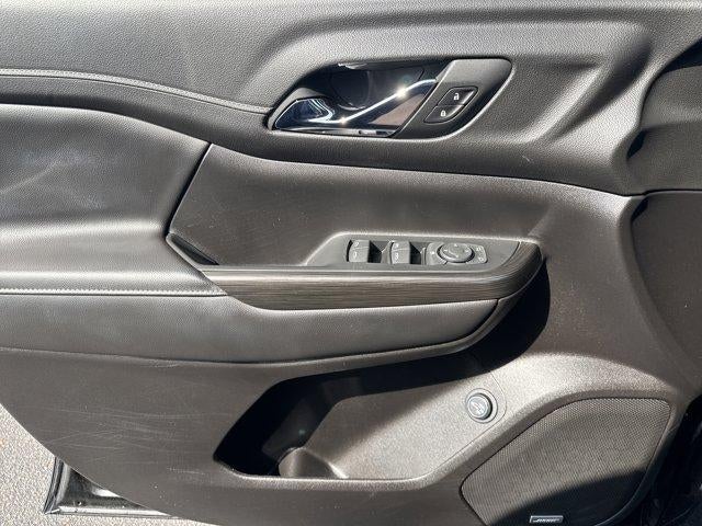 2023 GMC Acadia AWD SLT