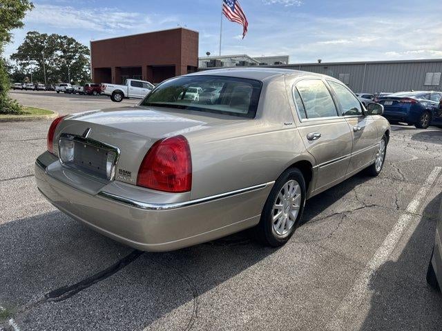 2006 Lincoln Town Car 4dr Sdn Signature