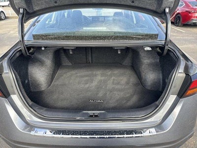 2023 Nissan Altima 2.0 SR Sedan