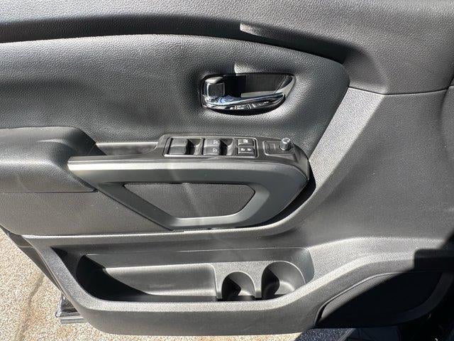 2018 Nissan Titan 4x4 Crew Cab SV