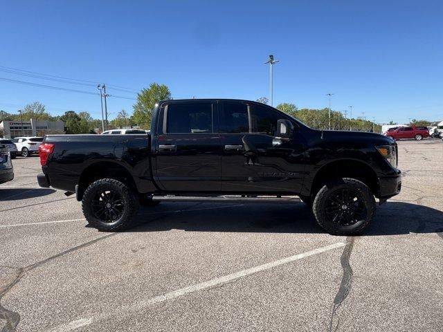 2018 Nissan Titan 4x4 Crew Cab SV