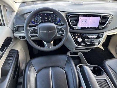 2023 Chrysler Pacifica Touring L FWD