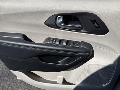 2023 Chrysler Pacifica Touring L FWD