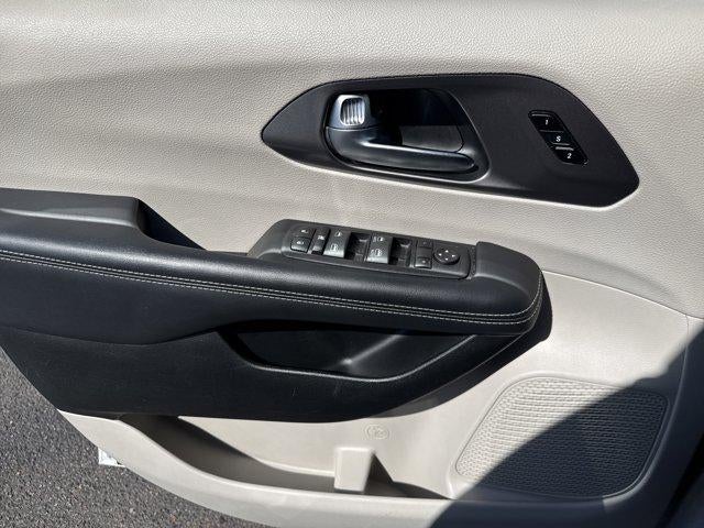 2023 Chrysler Pacifica Touring L FWD