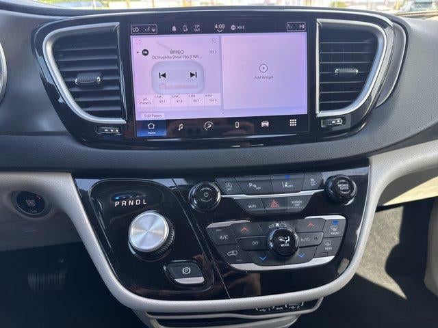 2023 Chrysler Pacifica Touring L FWD