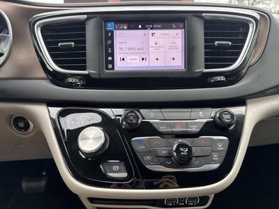 2023 Chrysler Voyager LX FWD