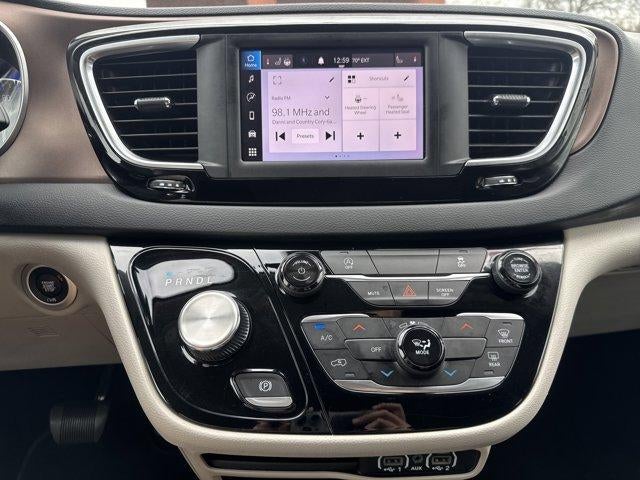 2023 Chrysler Voyager LX FWD