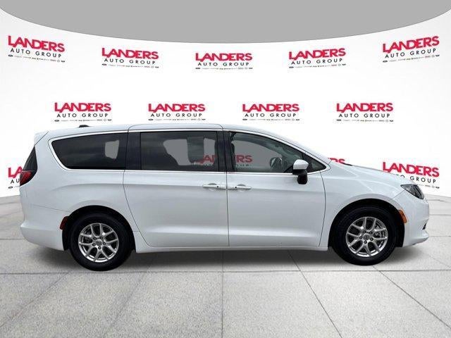 2023 Chrysler Voyager LX FWD