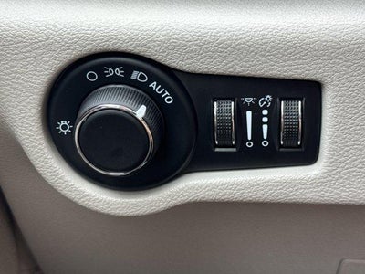 2023 Chrysler Voyager LX FWD