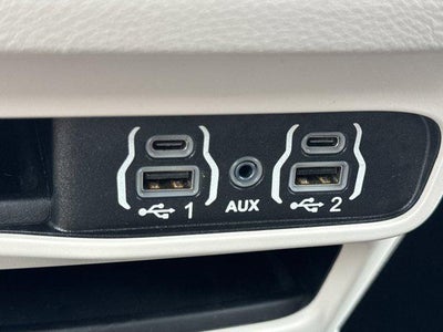 2023 Chrysler Voyager LX FWD