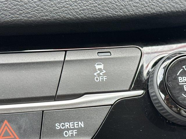 2023 Chrysler Voyager LX FWD