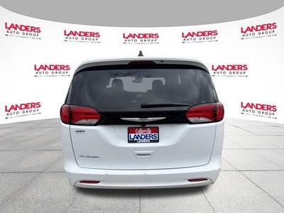 2023 Chrysler Voyager LX FWD