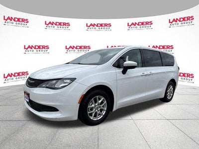 2023 Chrysler Voyager LX FWD