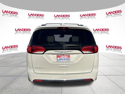 2017 Chrysler Pacifica Touring-L Plus FWD