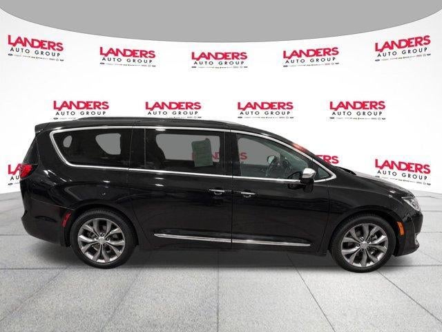 2019 Chrysler Pacifica Limited FWD