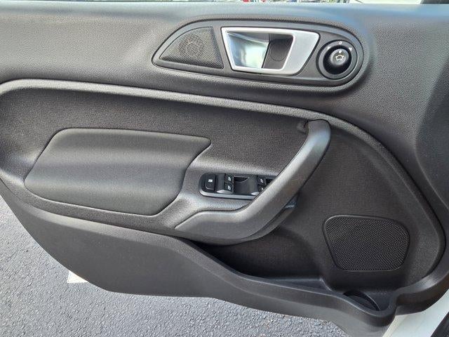 2016 Ford Fiesta 4dr Sdn SE