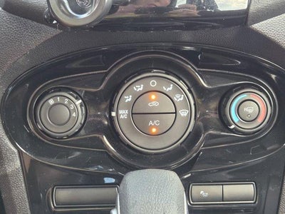 2016 Ford Fiesta 4dr Sdn SE