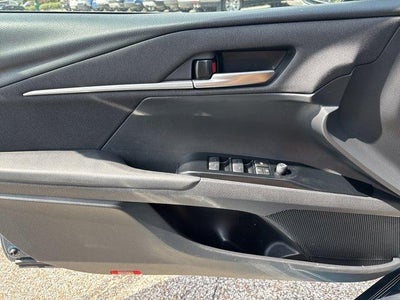 2025 Toyota Camry LE (SE)