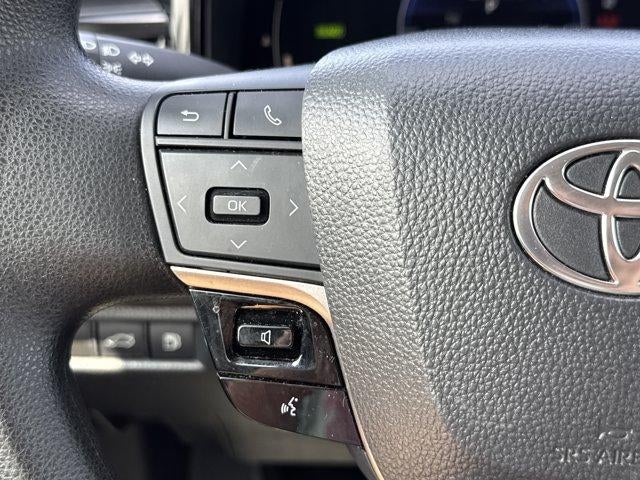 2025 Toyota Camry LE (SE)