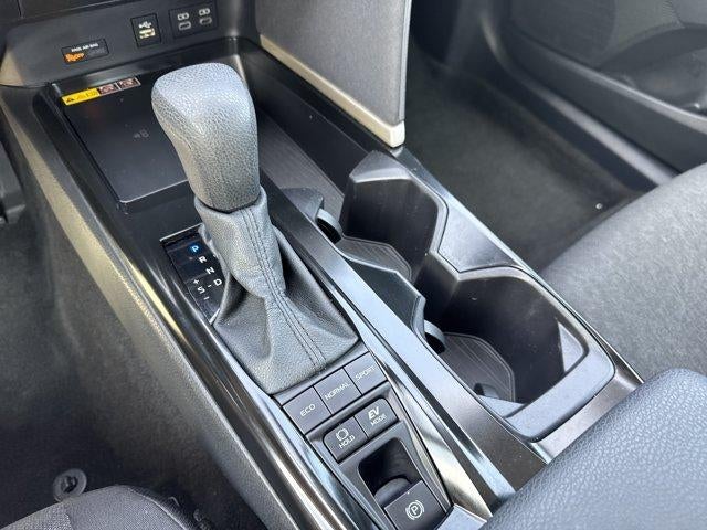 2025 Toyota Camry LE (SE)