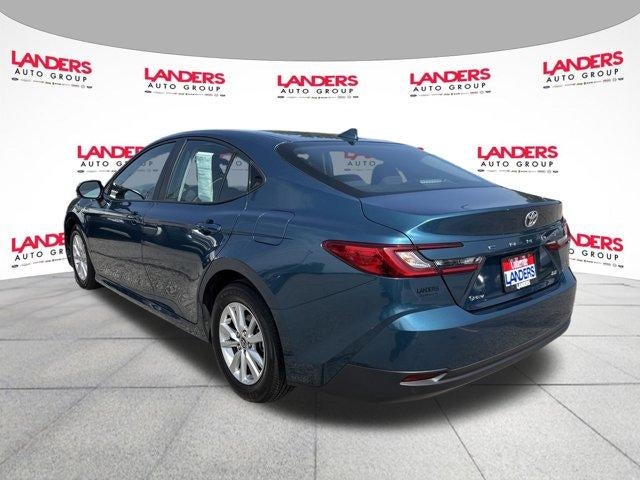 2025 Toyota Camry LE (SE)