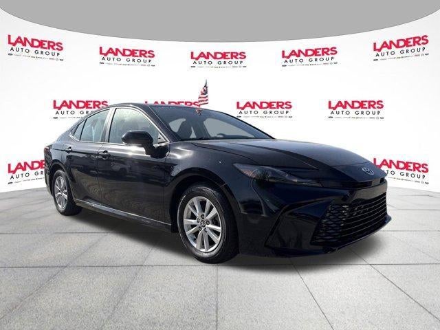 2025 Toyota Camry LE (SE)