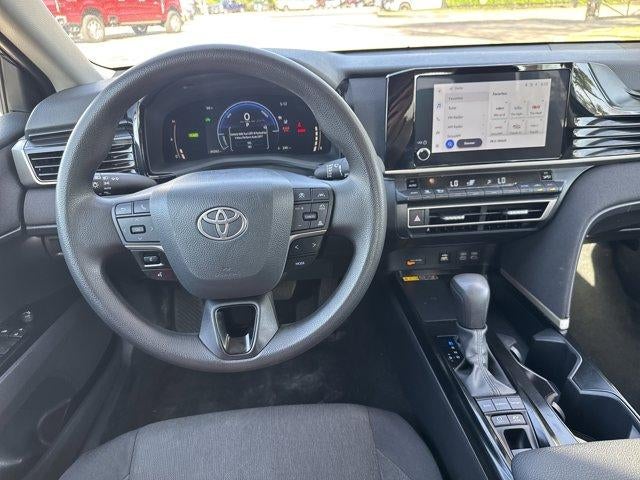 2025 Toyota Camry LE (SE)