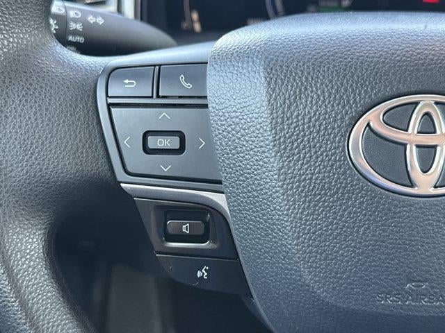 2025 Toyota Camry LE (SE)